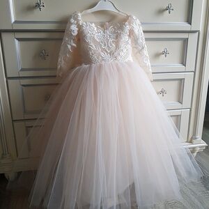 Charming Lace Flower girl Dress in white